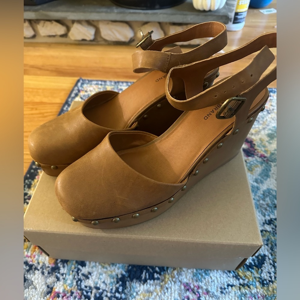 Lucky brand platform sandal